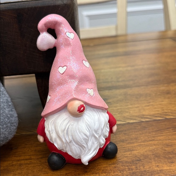 Gray and Red Valentine Gnome Set - Picture 5 of 5